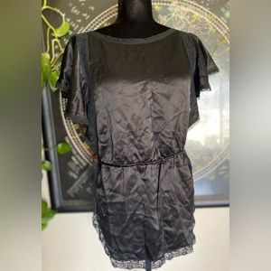 VTG Julia Grahame 100% Silk & Lace Black Blouse. Ties on side. Size Small.